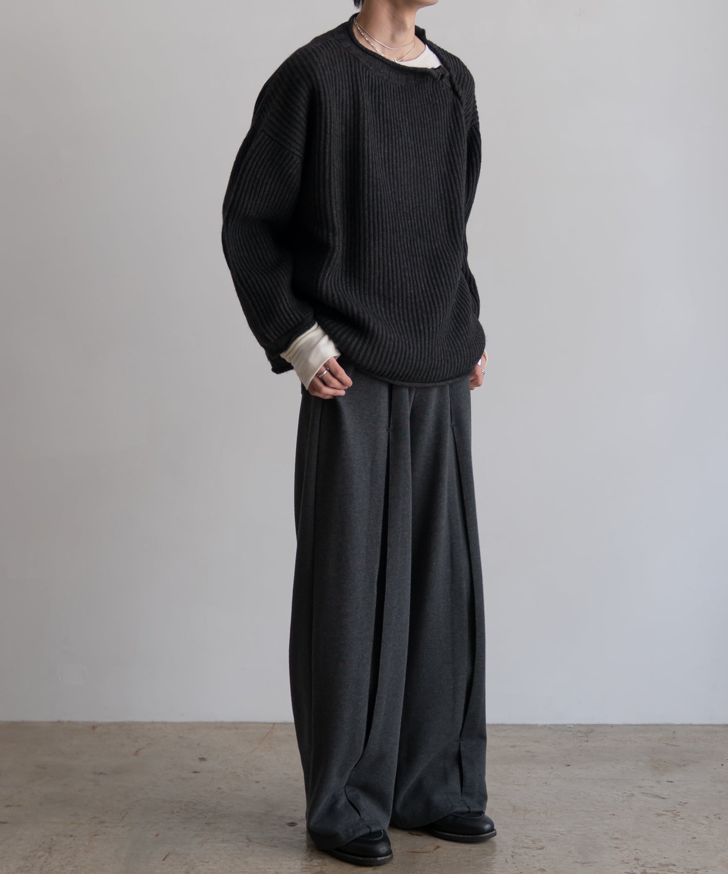 COMFORT BLEND YARN LOOSE FIT SWEATER