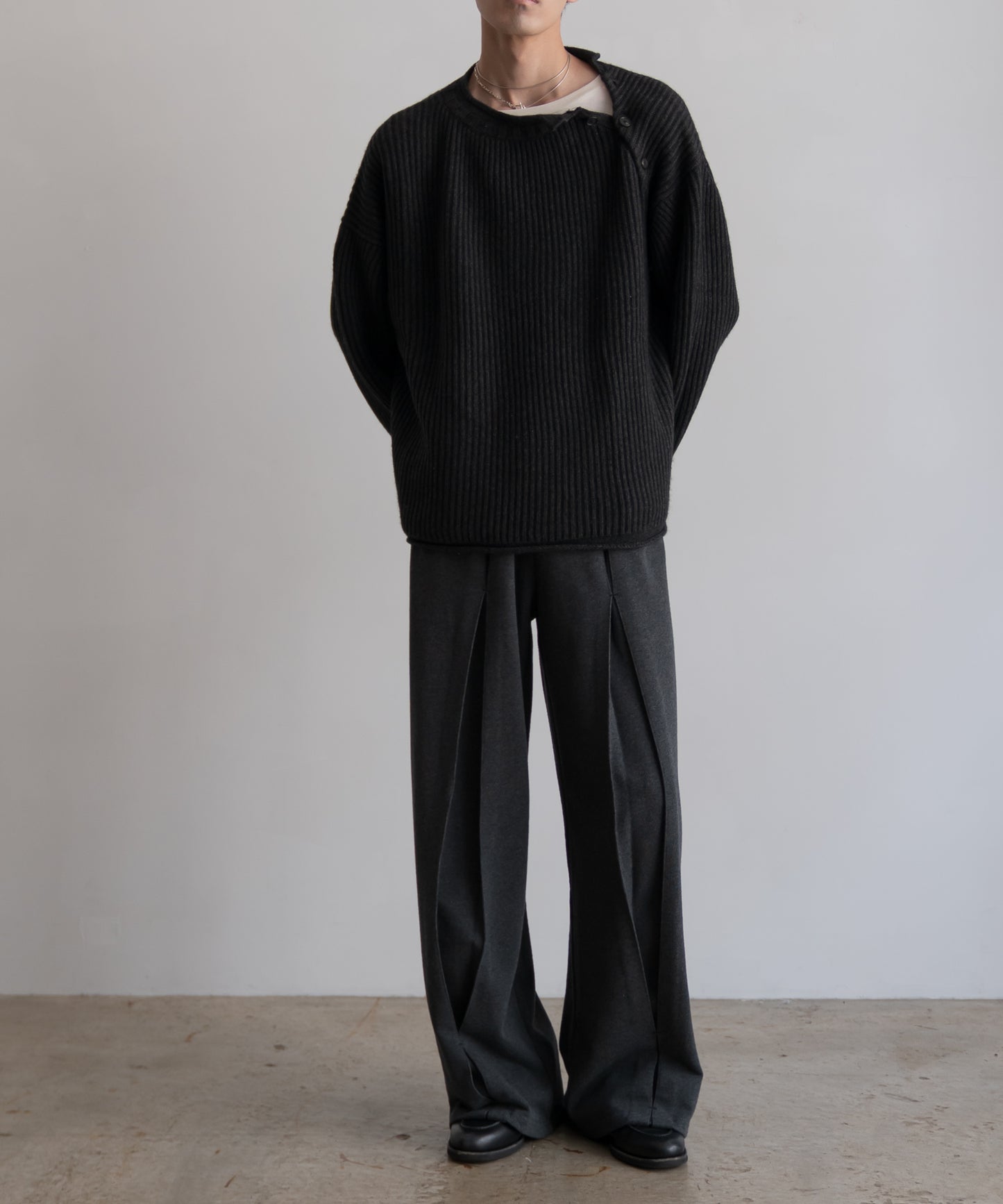 COMFORT BLEND YARN LOOSE FIT SWEATER