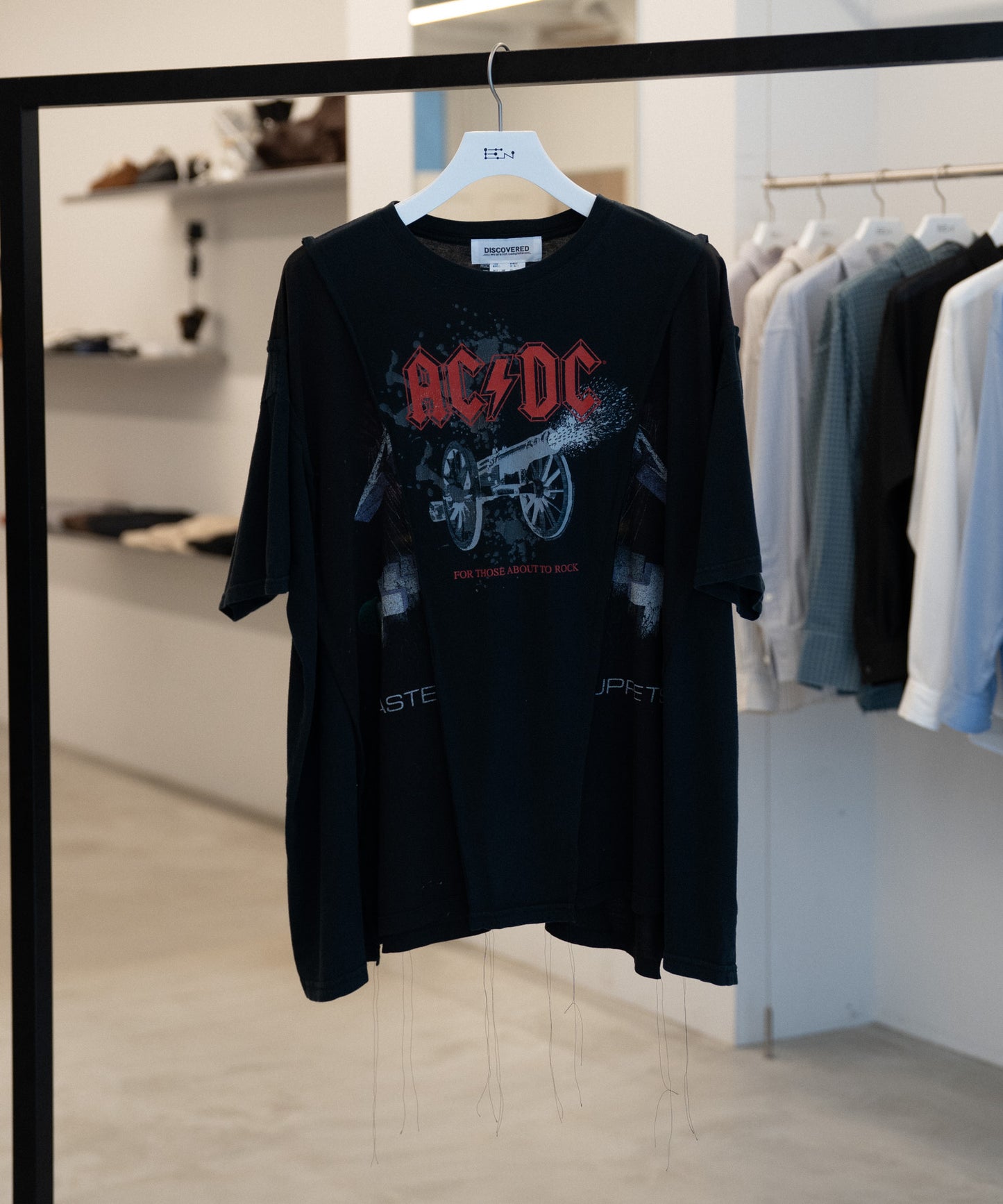Wide Band Tee