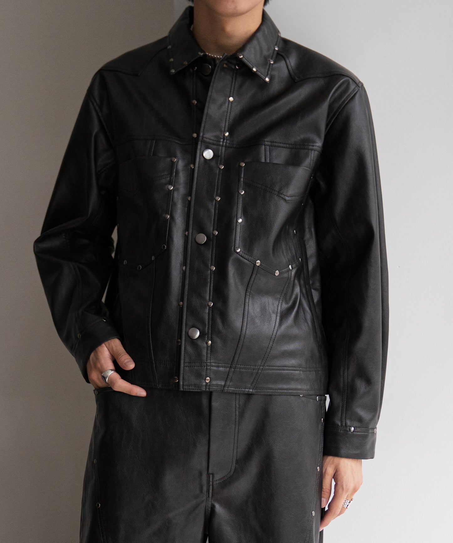 STUDS E.LEATHER JACKET