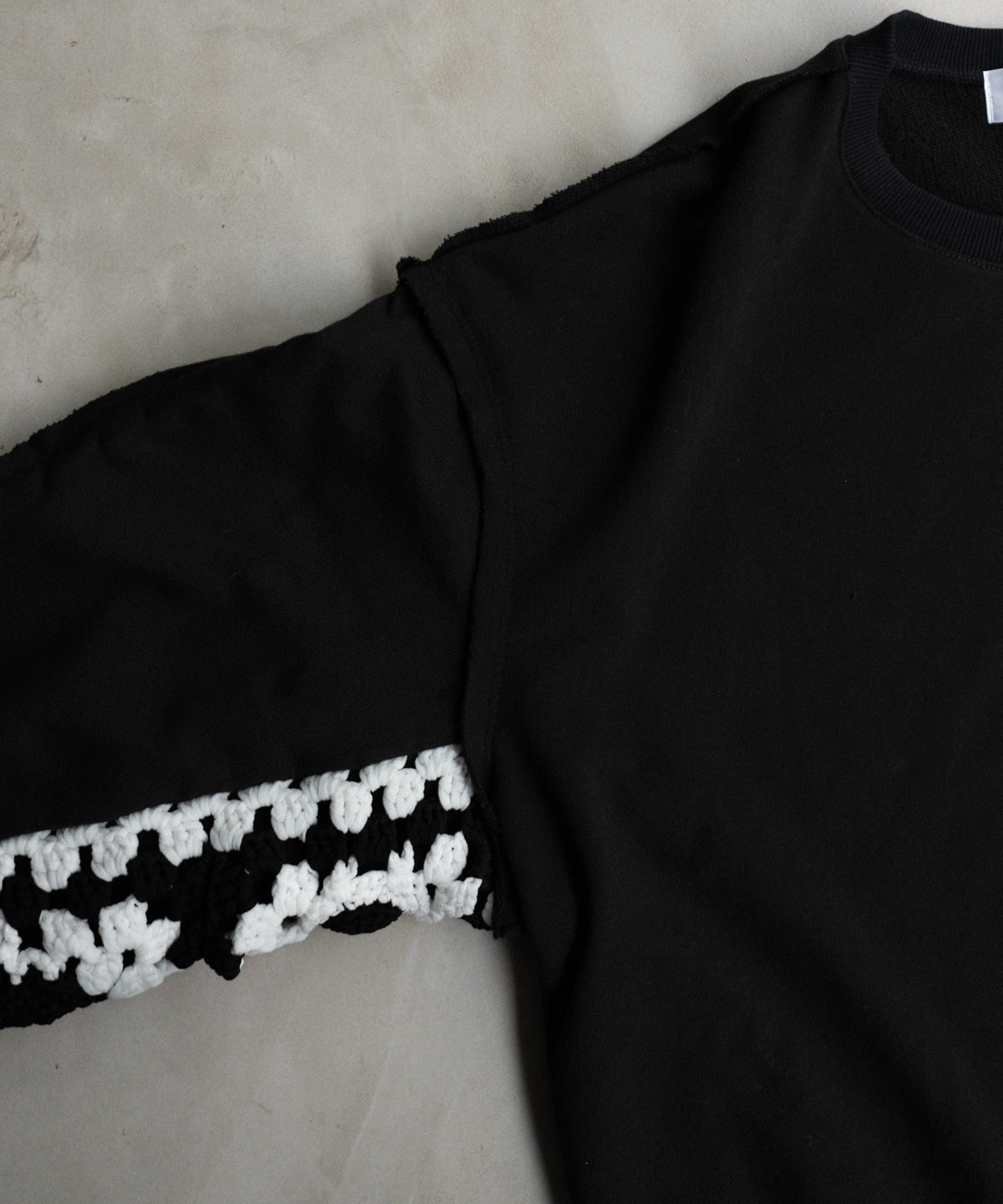 PLAYCARD CROCHET SLEEVE SWEAT