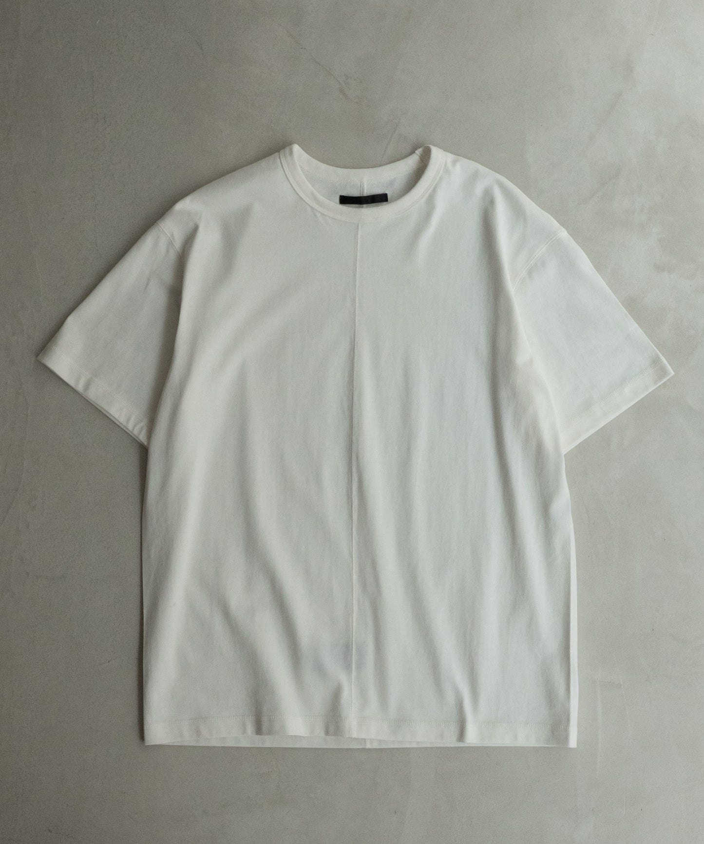 SIGNATURE TEE
