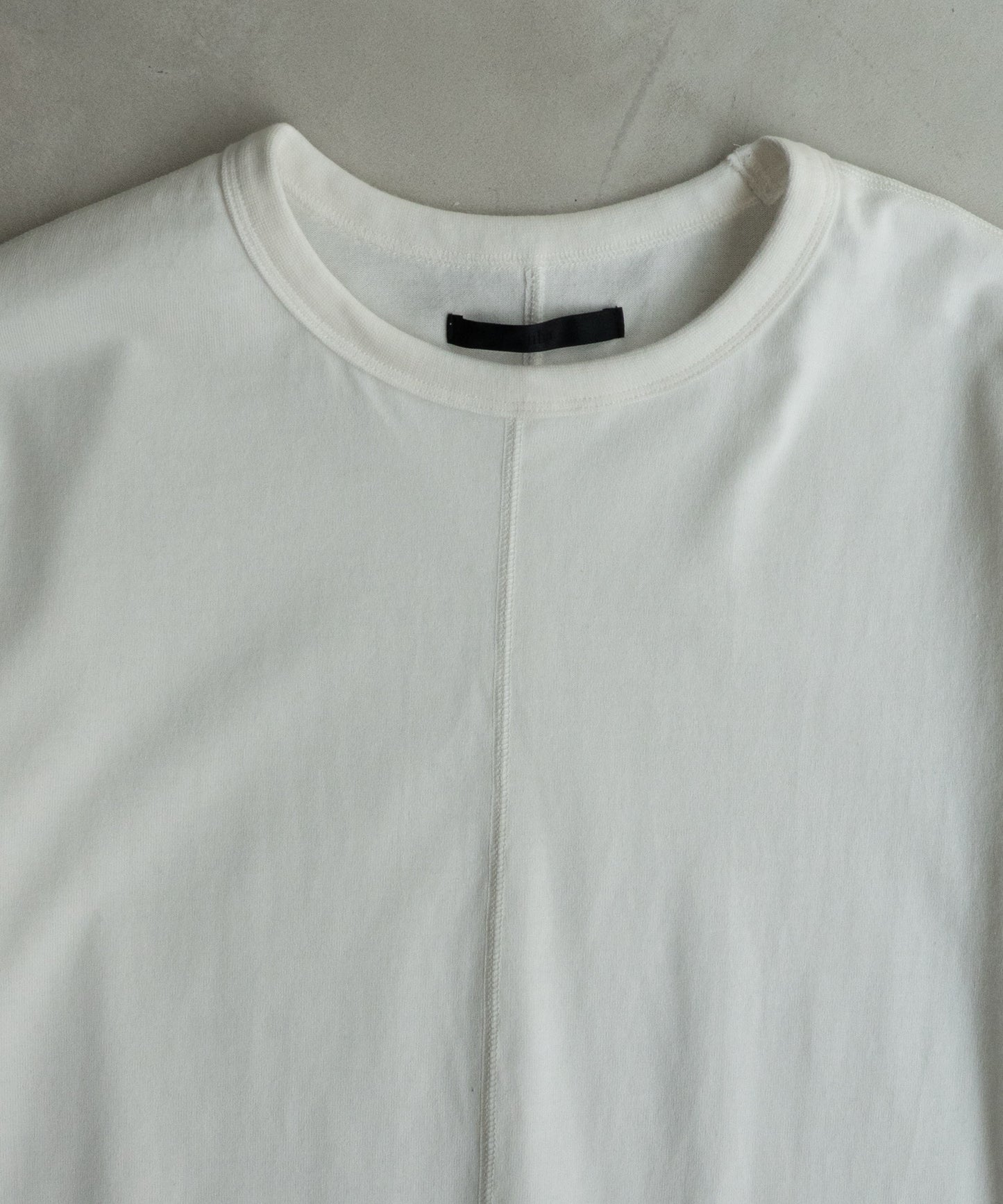 SIGNATURE TEE