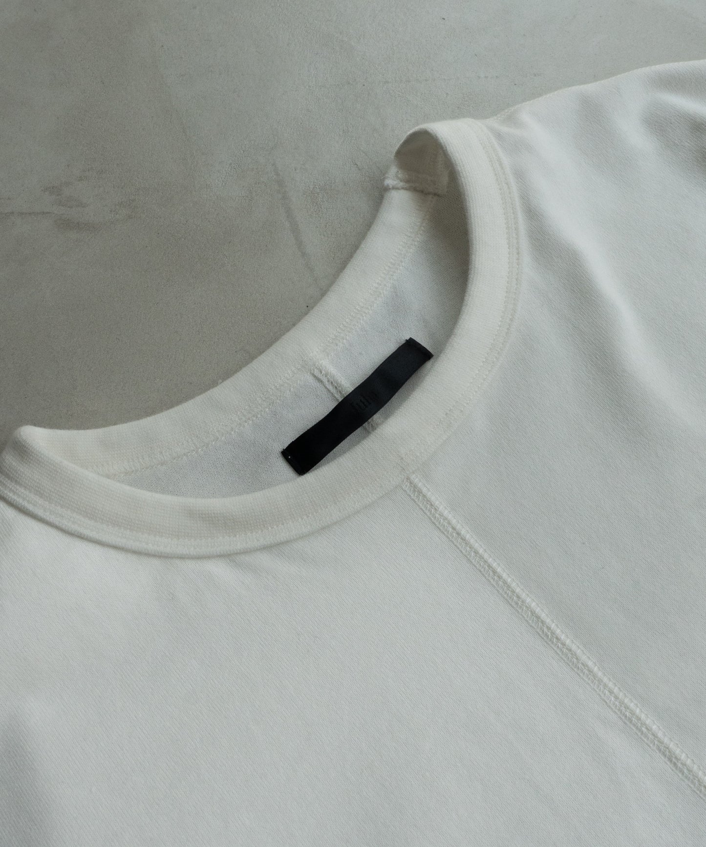 SIGNATURE TEE