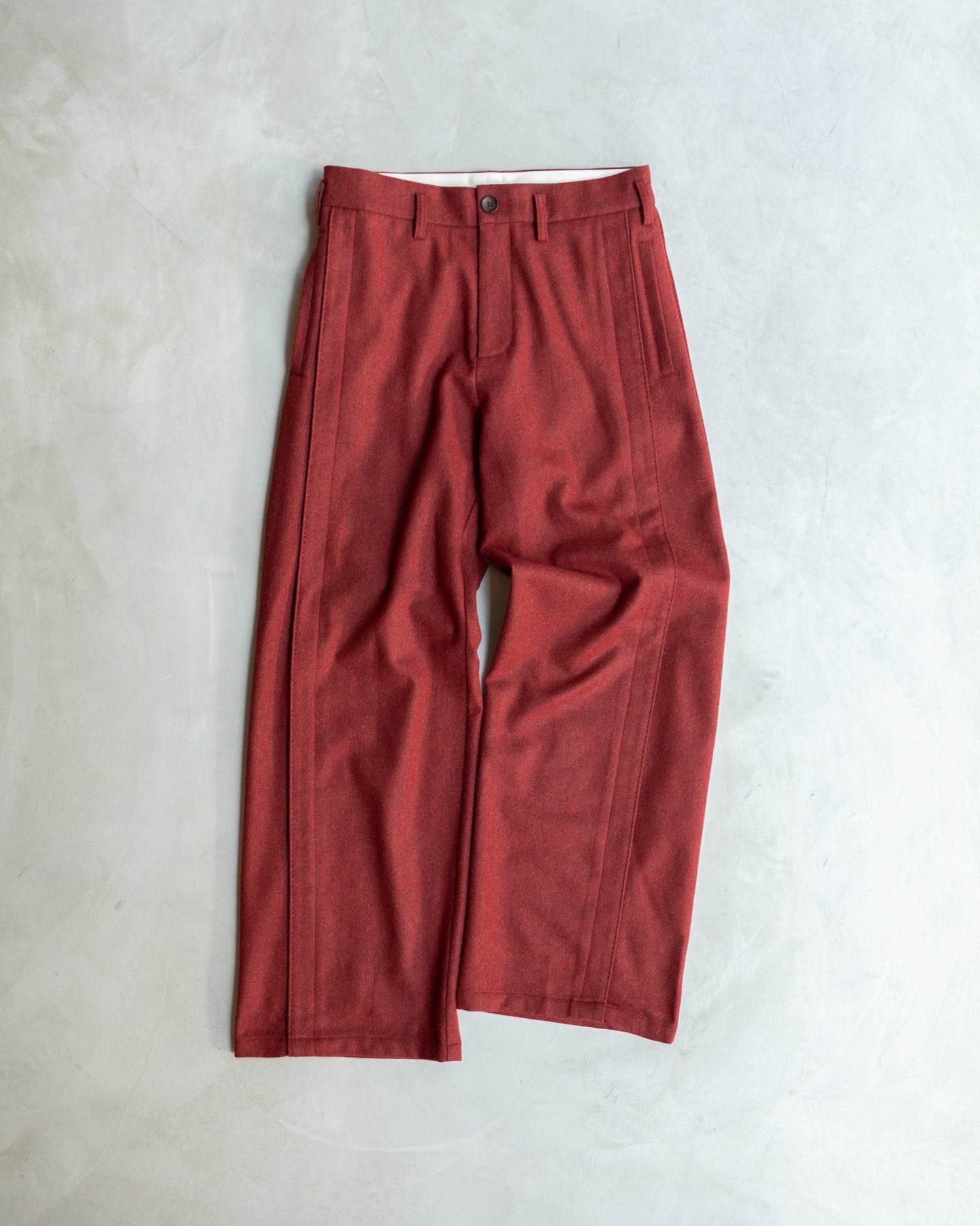 LEAVE TUCK PANTS