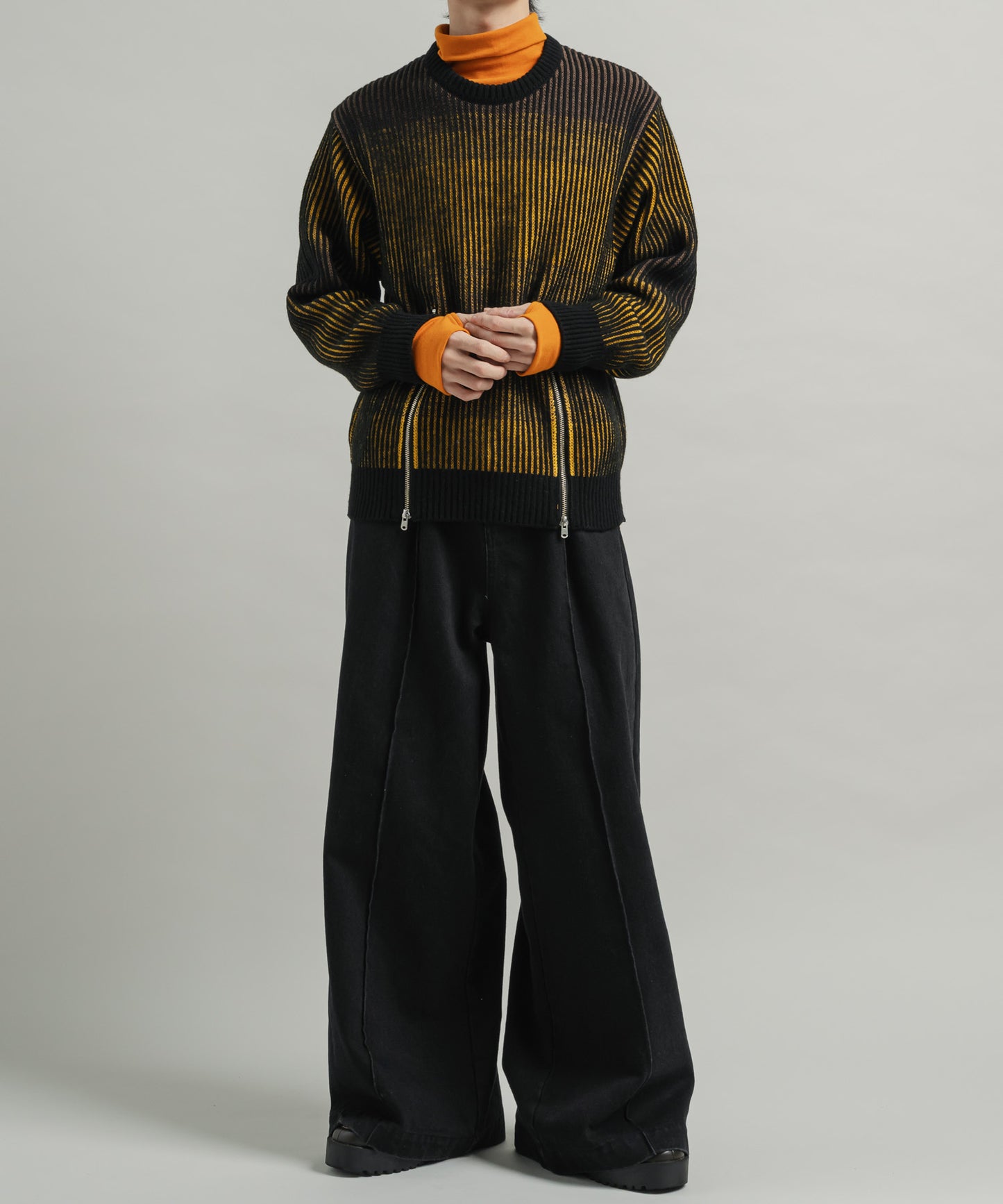 GRADATION ZIP CREW KNIT