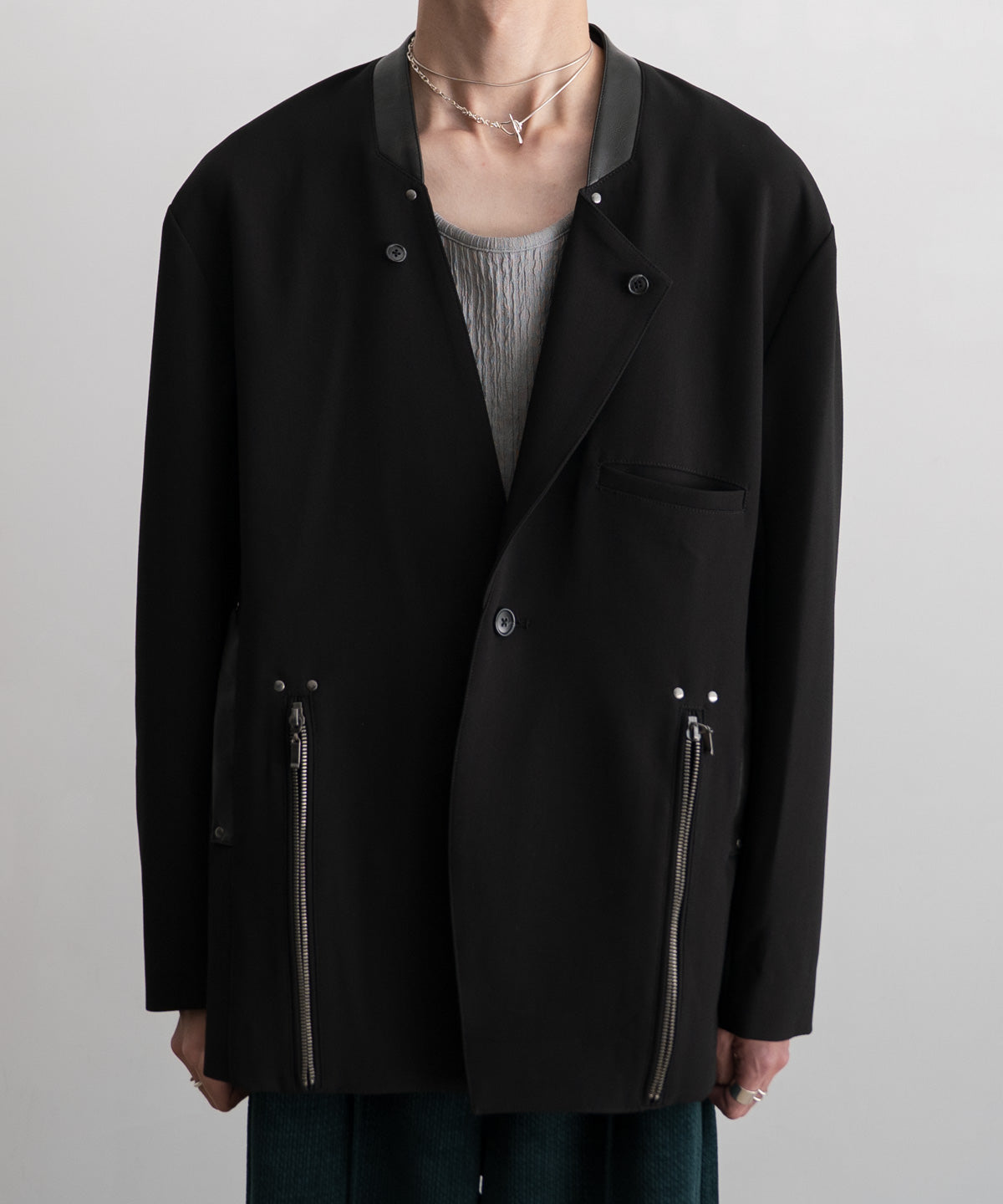 COLLARLESS ZIP JACKET
