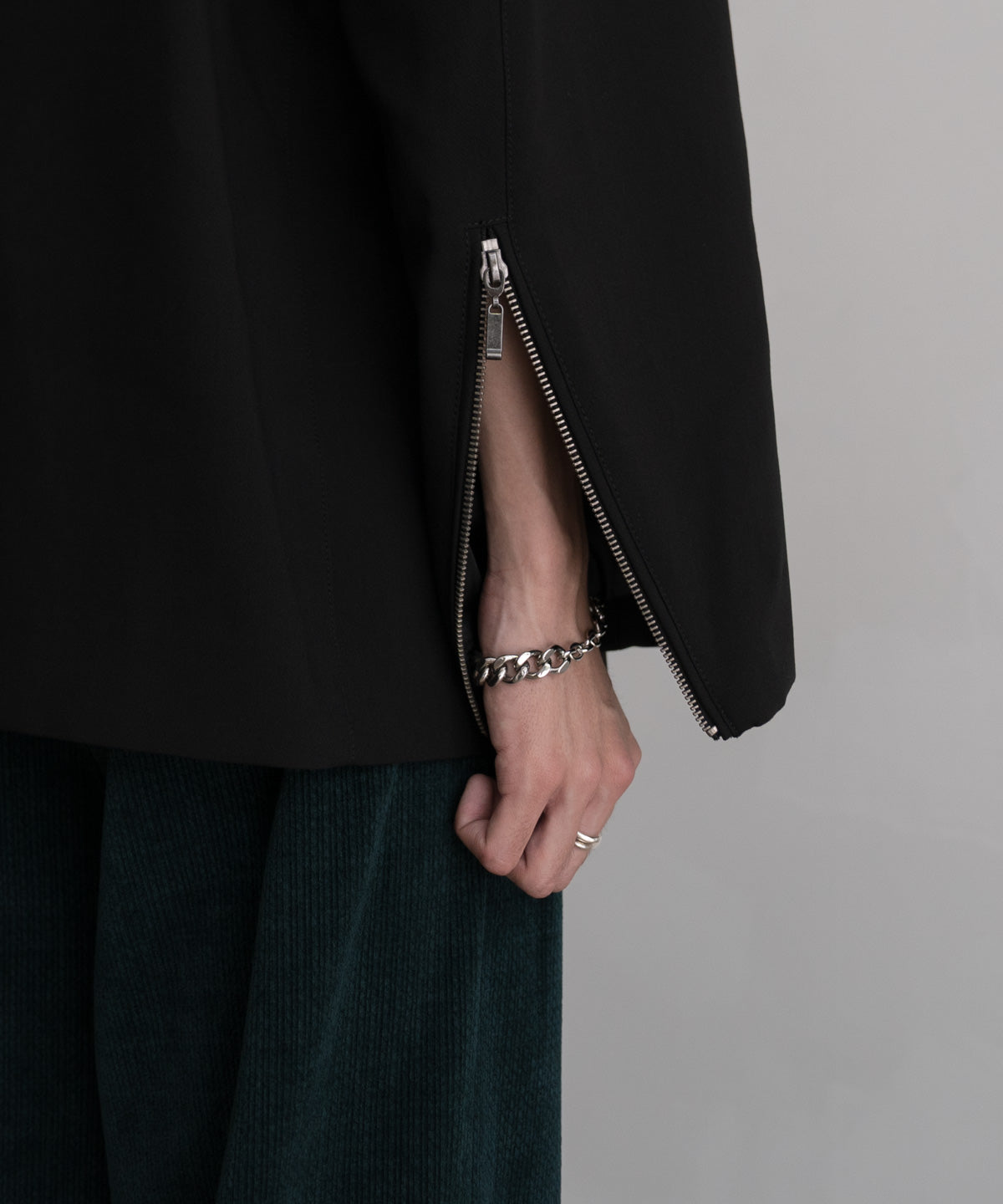 COLLARLESS ZIP JACKET