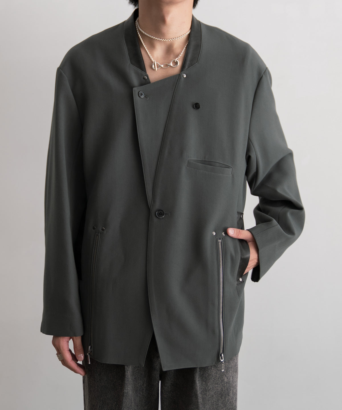 COLLARLESS ZIP JACKET