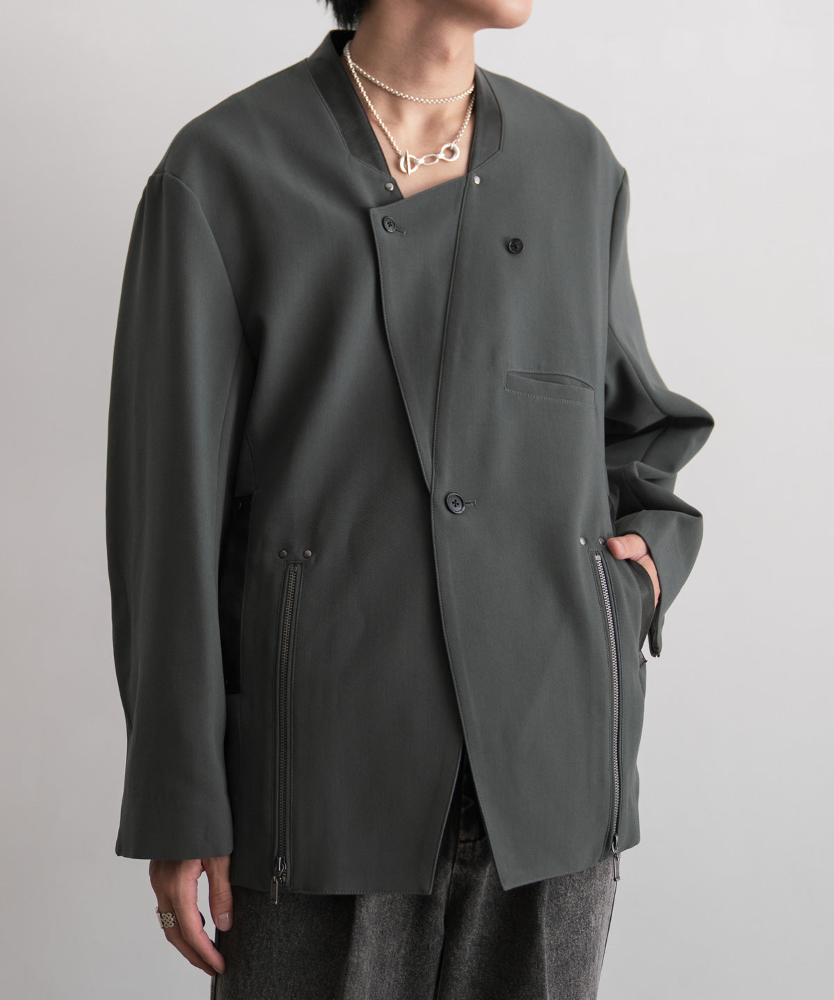 COLLARLESS ZIP JACKET