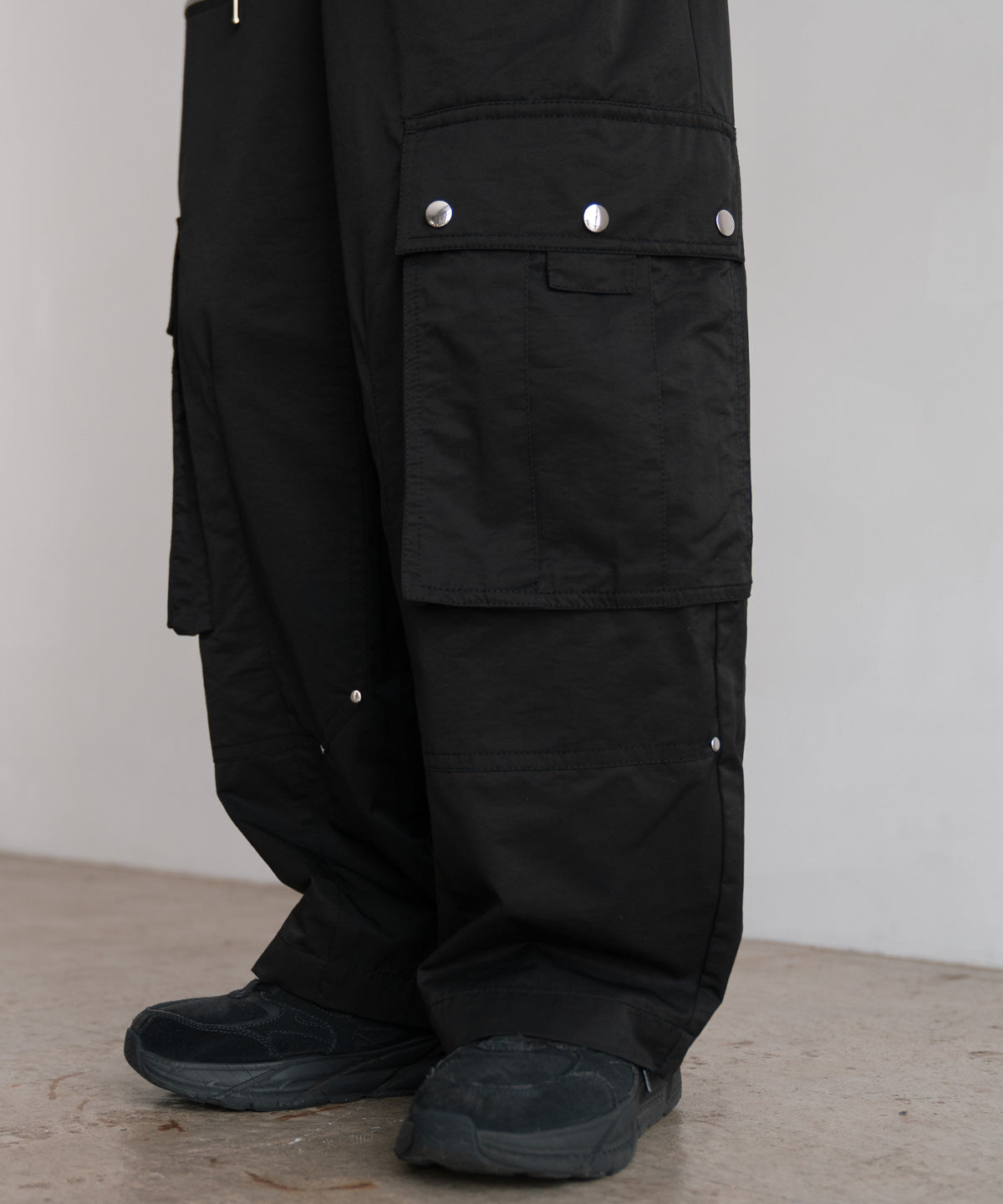 NYLON CONSTRUCTIVE WIDE PANTS