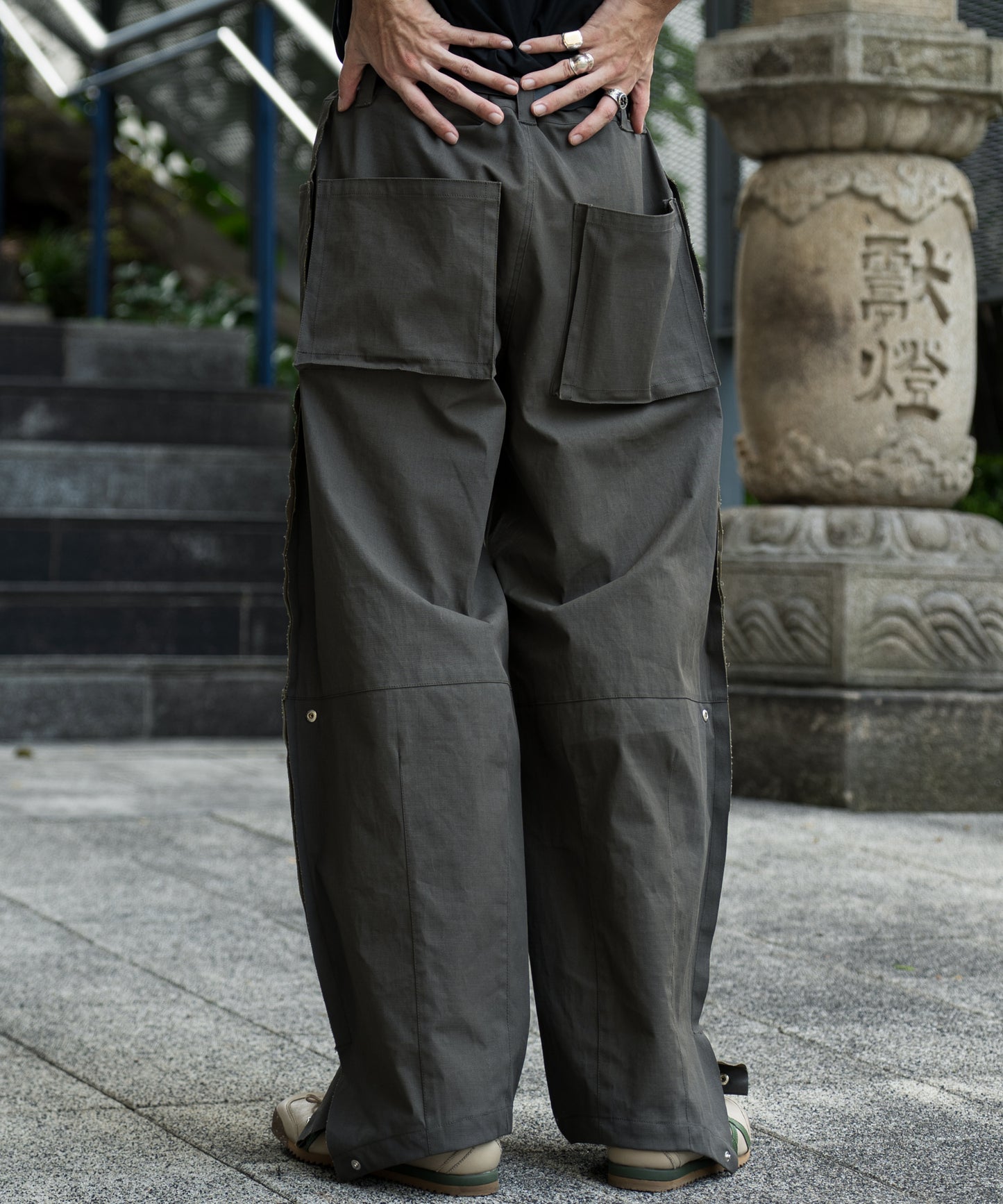 OVERPRINT BALLOON PANTS ”KANE”