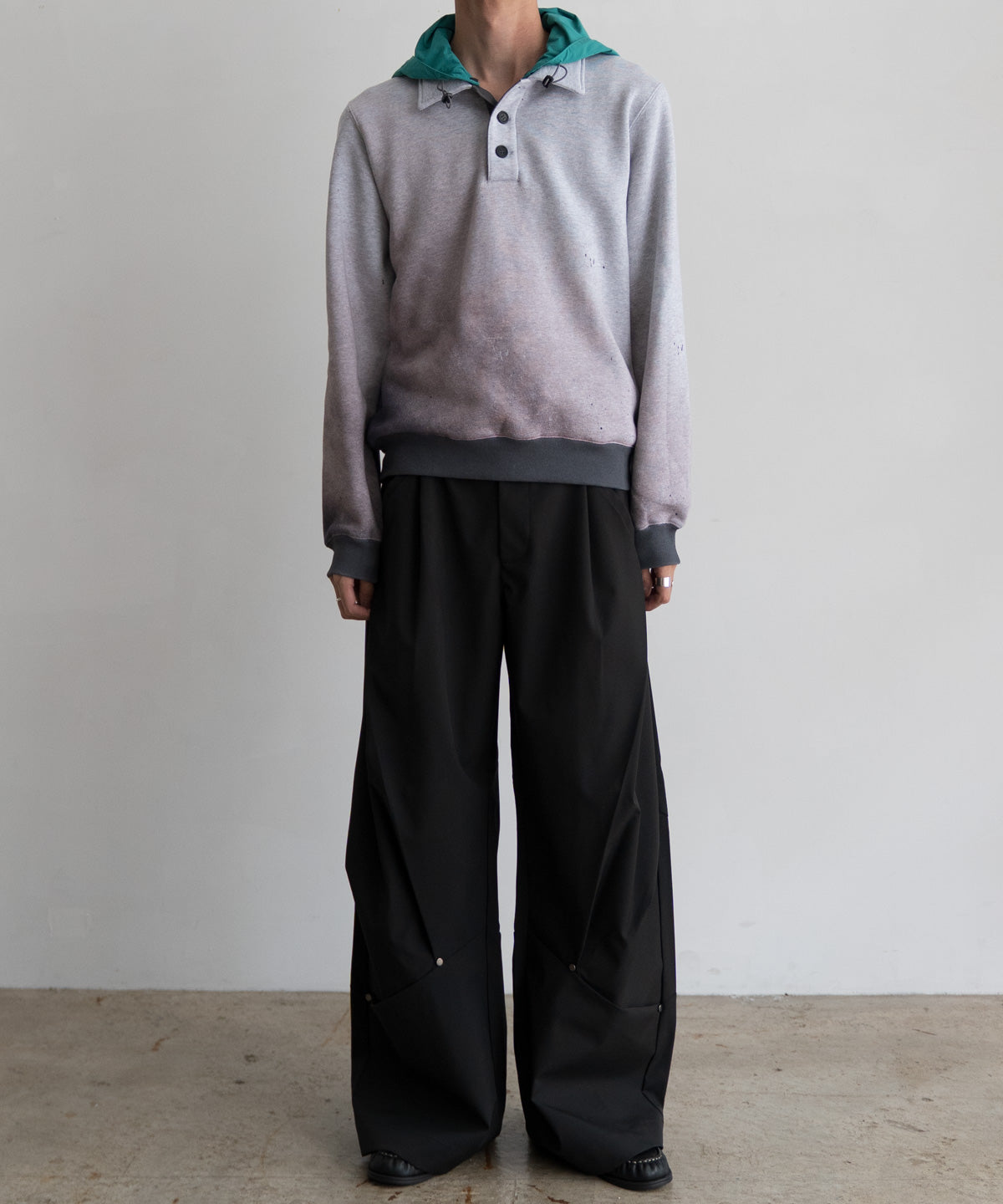 GRADATION HOODED POLO SWEATER