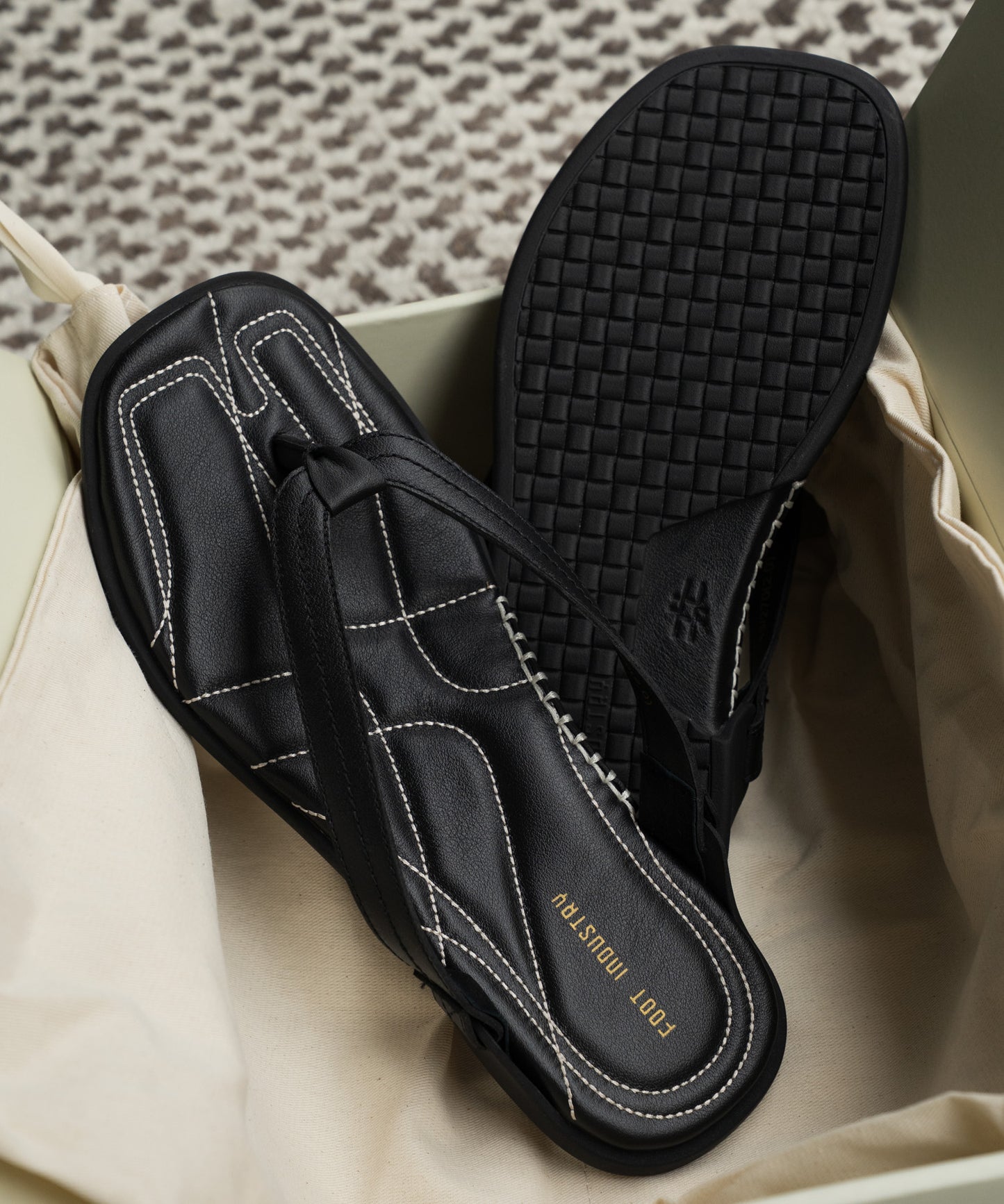 LEATHER SANDAL