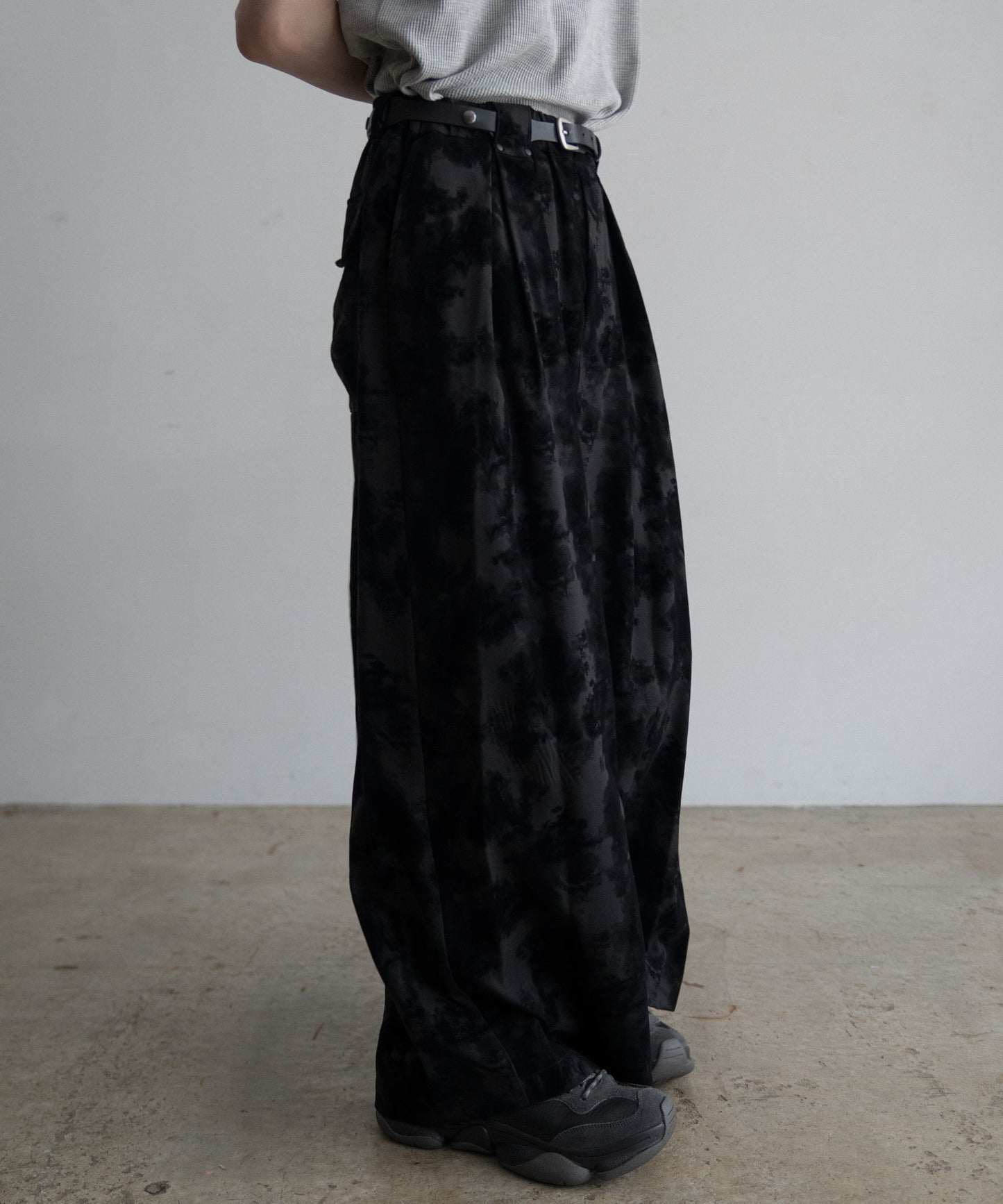 FLOCKY PRINT BAGGY PANTS