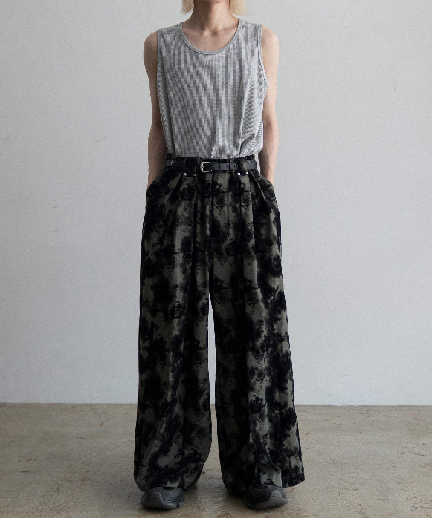 FLOCKY PRINT BAGGY PANTS