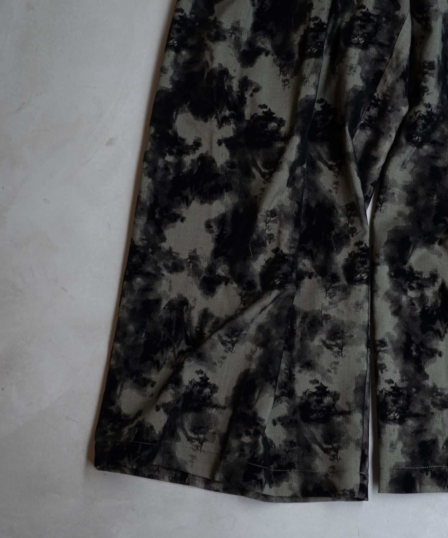 FLOCKY PRINT BAGGY PANTS