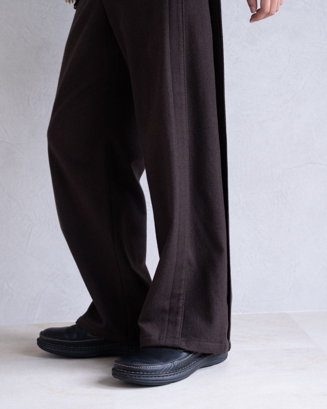 LEAVE TUCK PANTS
