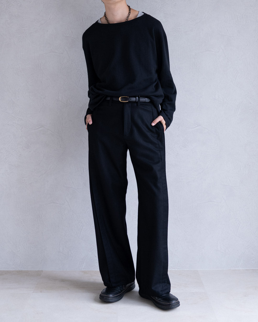 LEAVE TUCK PANTS