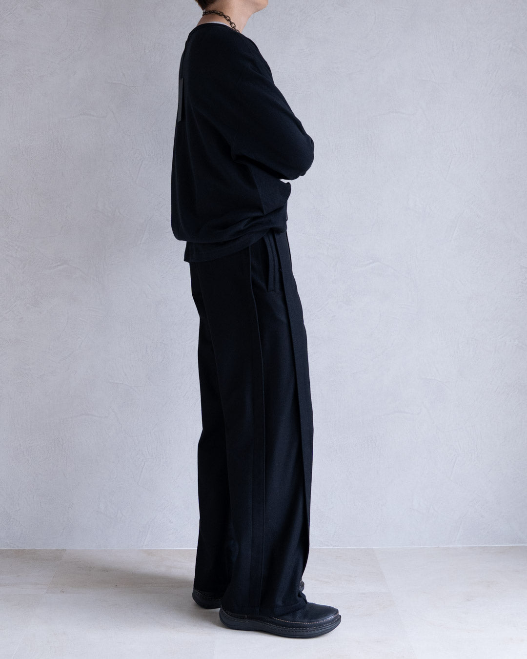 LEAVE TUCK PANTS