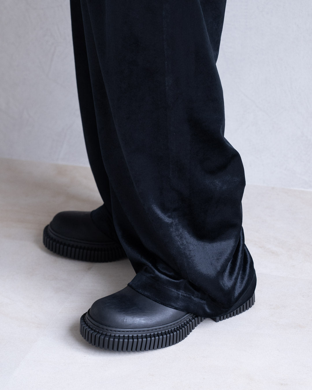 SOFT VELOUR WIDE PANTS