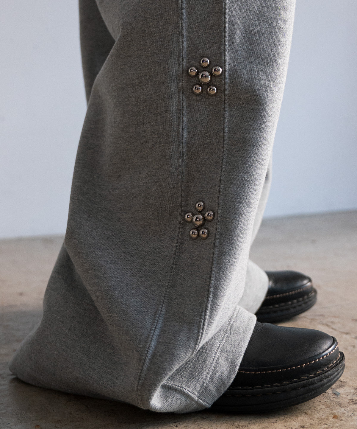 FLOWER RAMPONI SWEAT PANTS