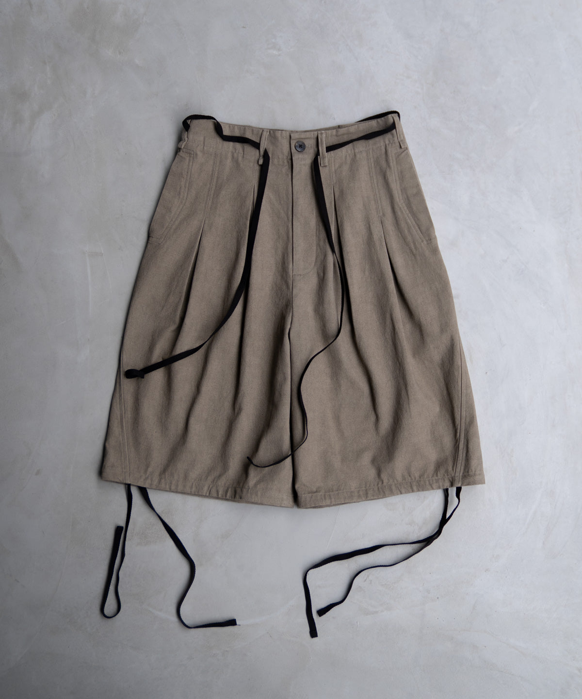 ツーダーツショートパンツ