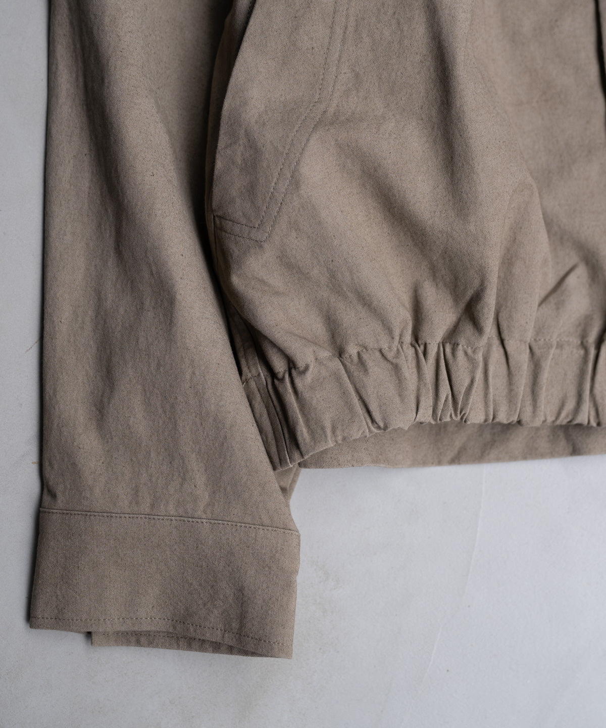 ショートブルゾン