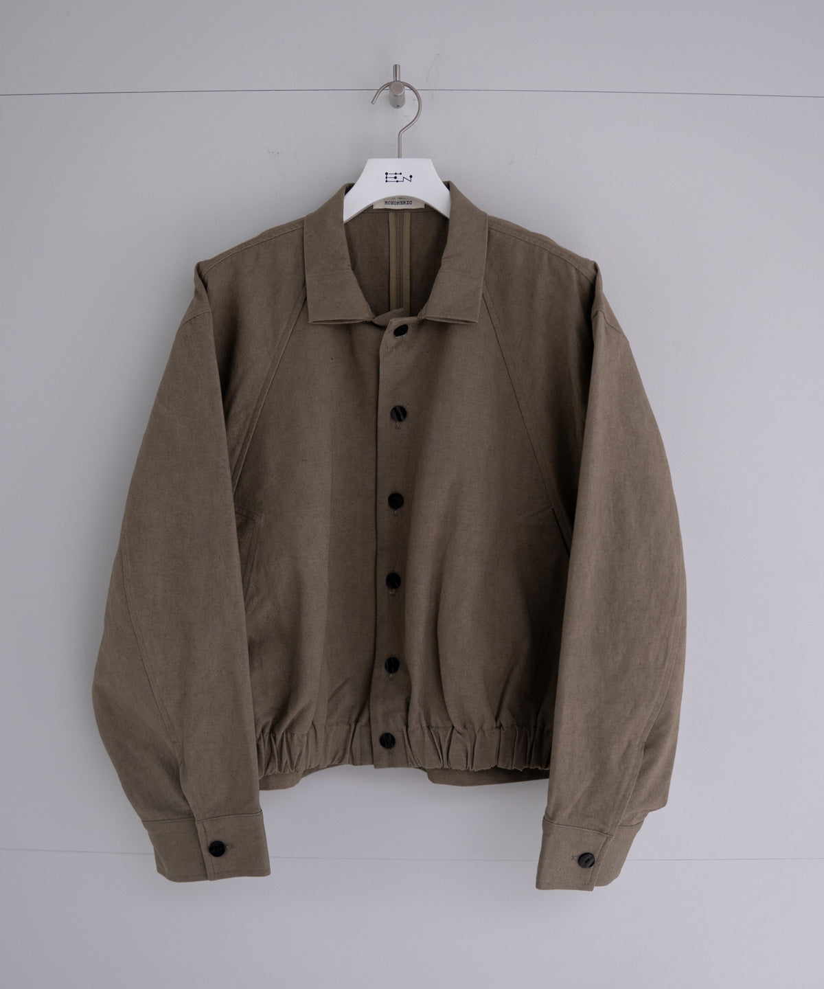 ショートブルゾン