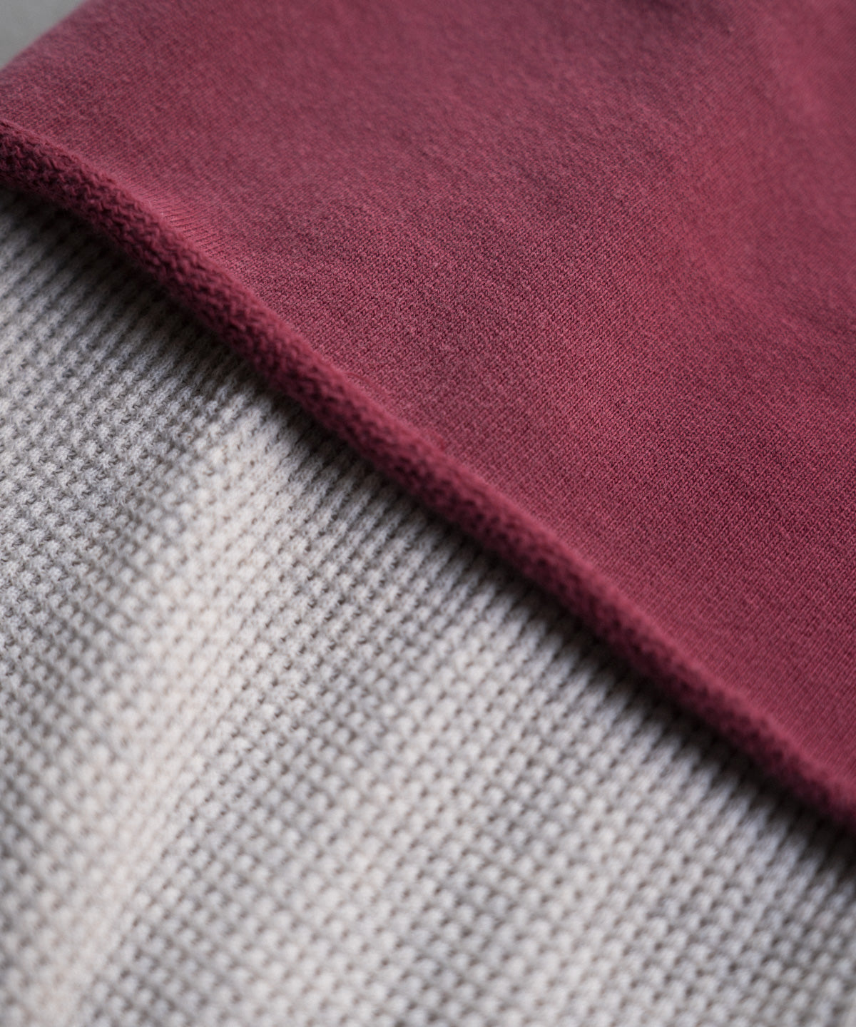 RAYERED SLEELVE ZIP HOODIE