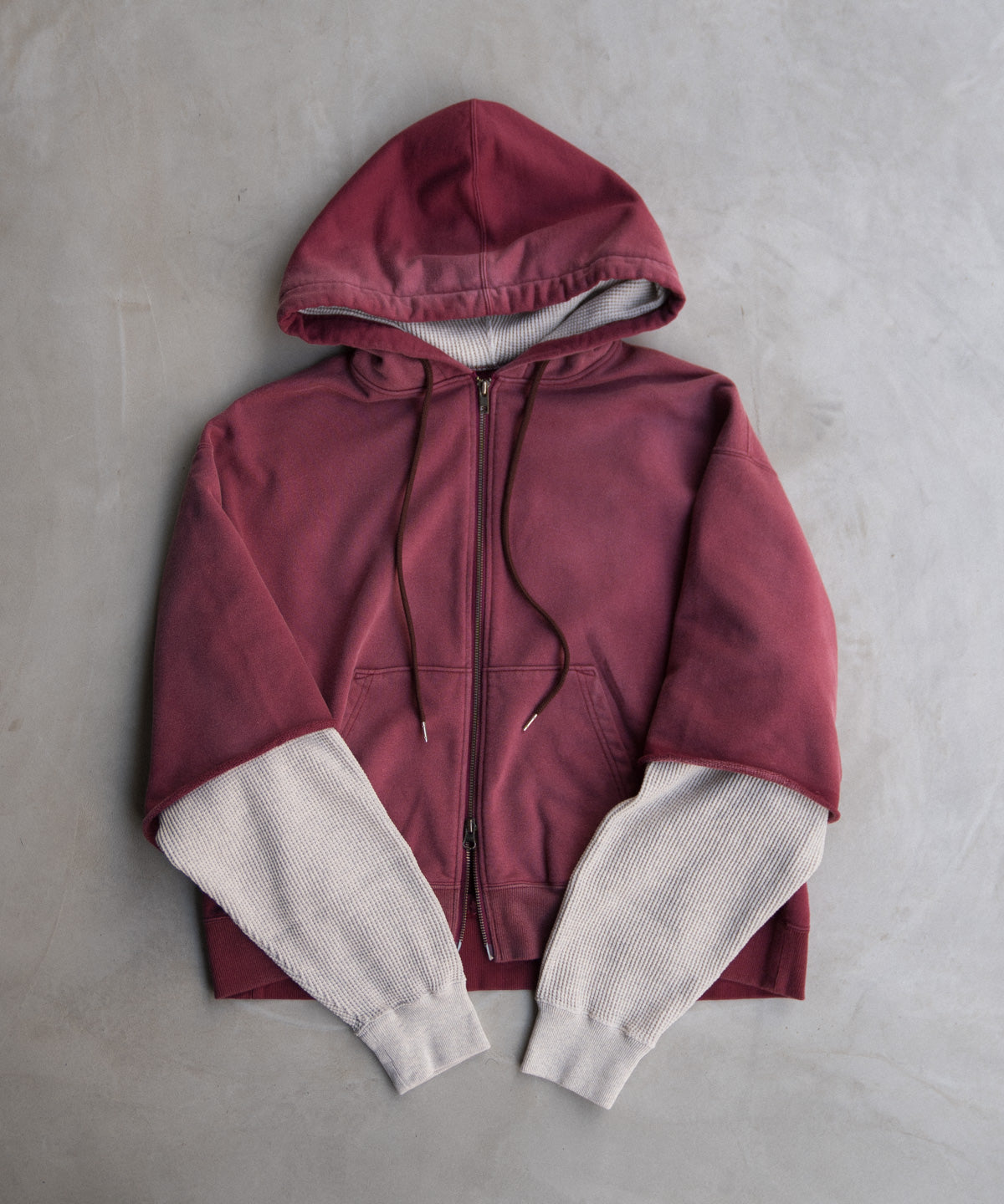 RAYERED SLEELVE ZIP HOODIE