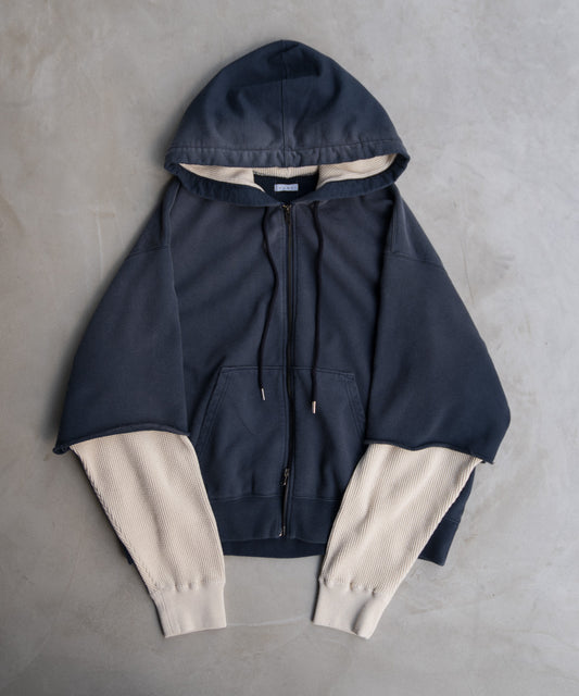RAYERED SLEELVE ZIP HOODIE