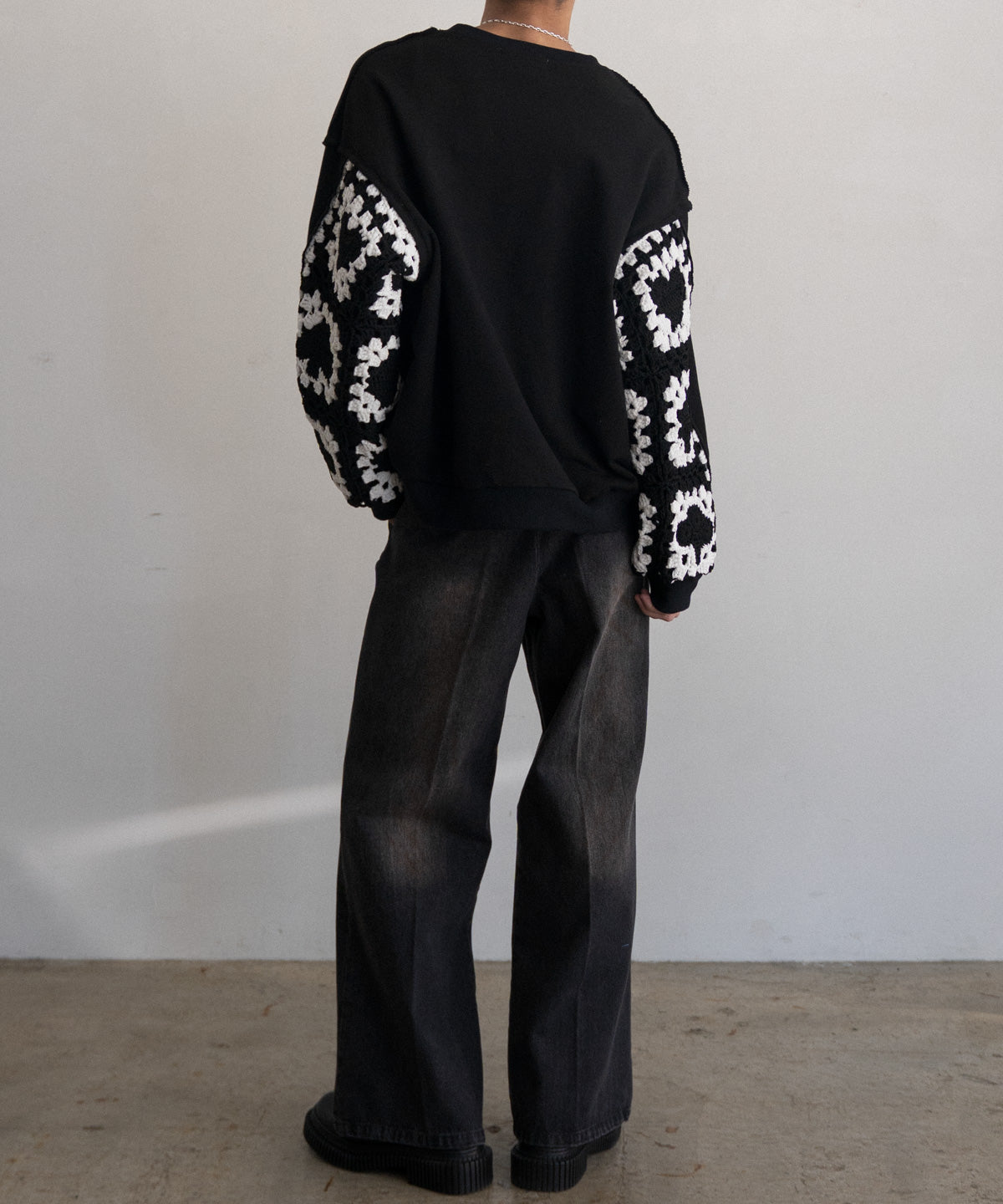 PLAYCARD CROCHET SLEEVE SWEAT