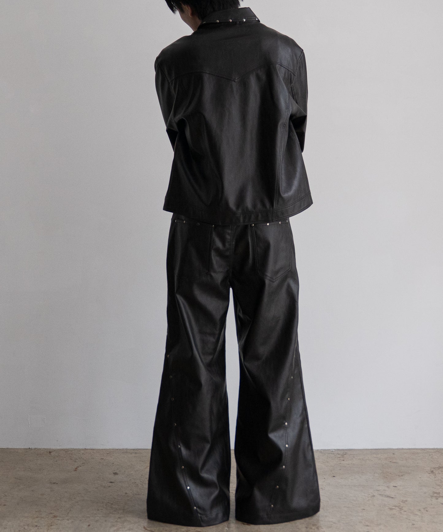 STUDS E.LEATHER PANTS