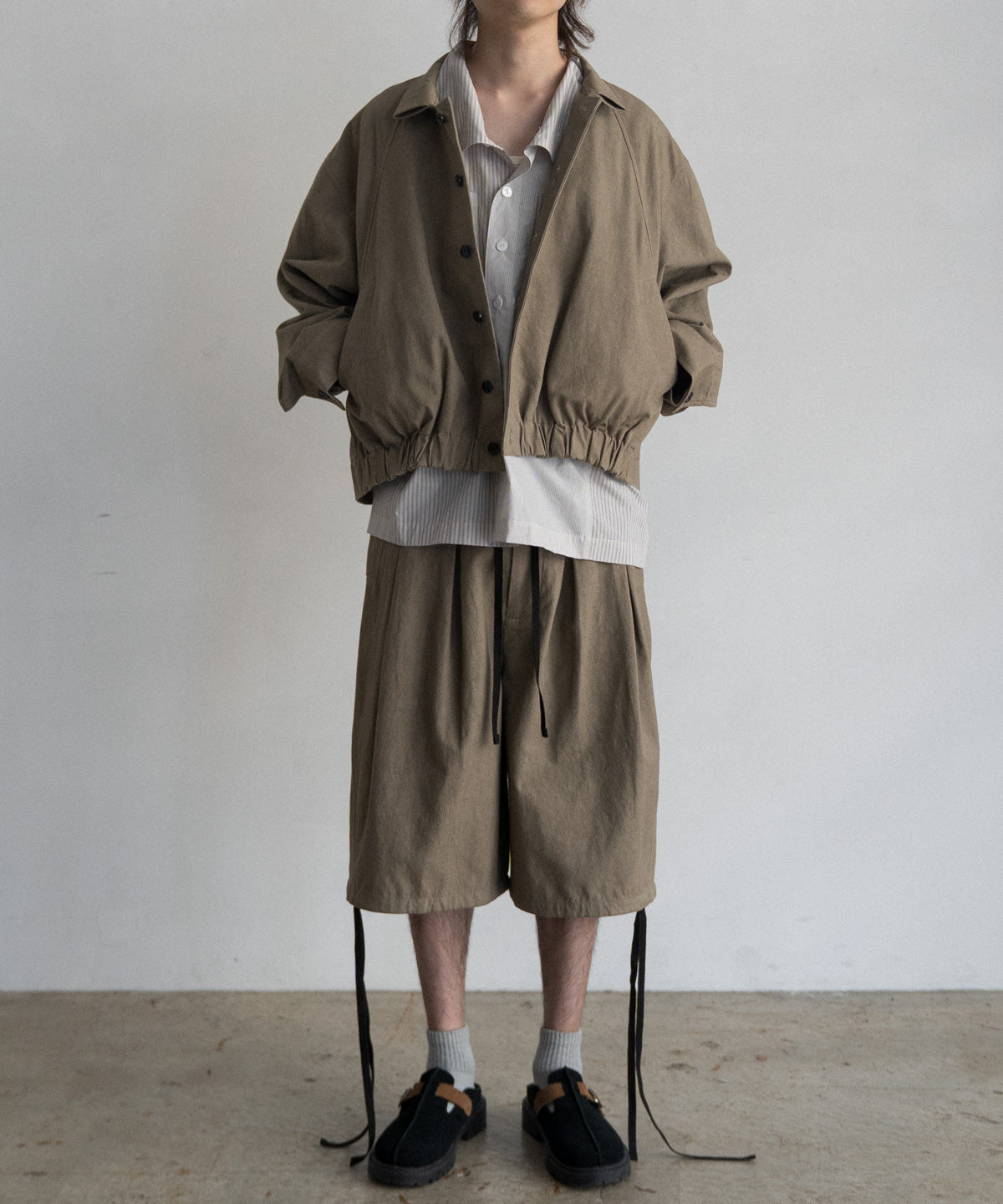 ツーダーツショートパンツ