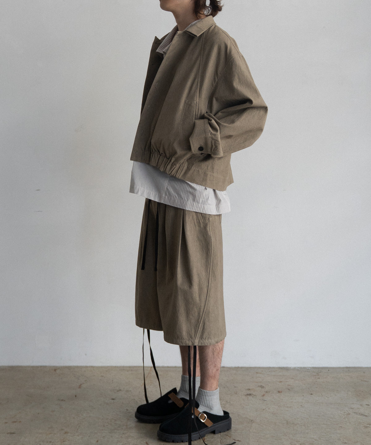 ツーダーツショートパンツ